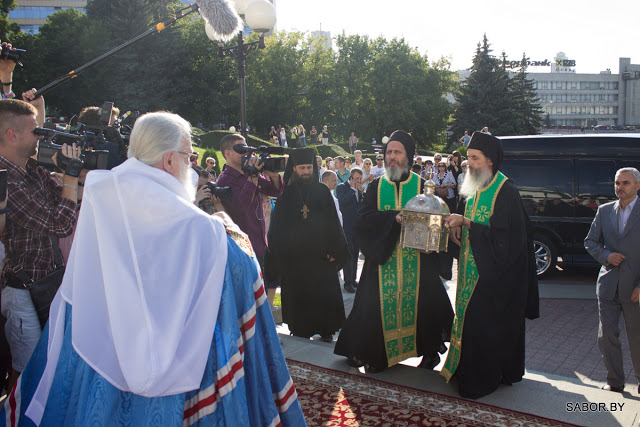 8898 - Έφτασαν στη Λευκορωσία ιερά λείψανα του Αγίου Σιλουανού (φωτογραφίες) - Φωτογραφία 33