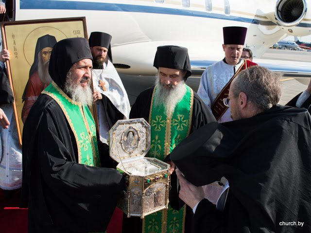 8898 - Έφτασαν στη Λευκορωσία ιερά λείψανα του Αγίου Σιλουανού (φωτογραφίες) - Φωτογραφία 6