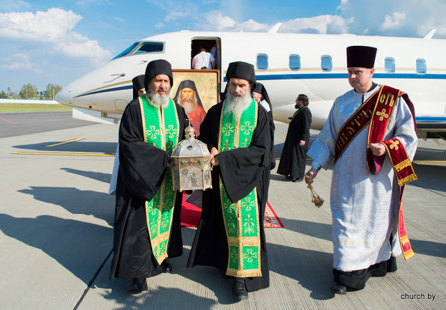 8898 - Έφτασαν στη Λευκορωσία ιερά λείψανα του Αγίου Σιλουανού (φωτογραφίες) - Φωτογραφία 8