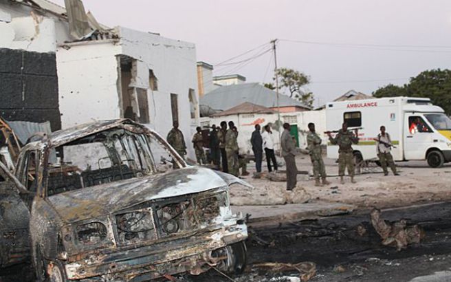 Διπλή βομβιστική επίθεση στη Σομαλία - Στόχος η έδρα της τοπικής κυβέρνησης - Φωτογραφία 1