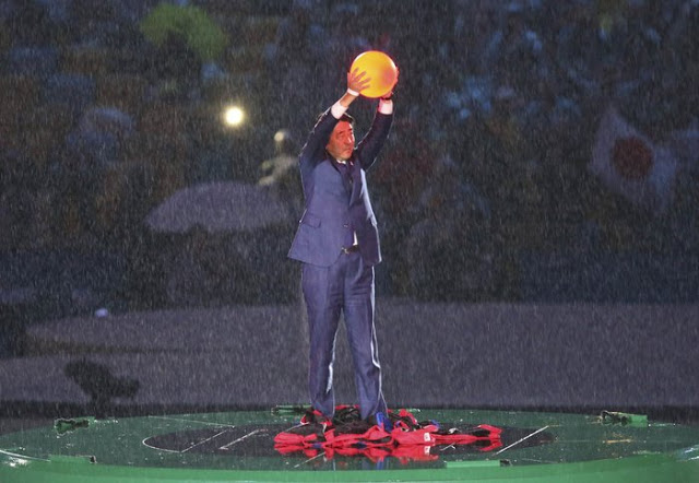 O γιαπωνέζος πρωθυπουργός ντύθηκε ...Super Mario - Φωτογραφία 5