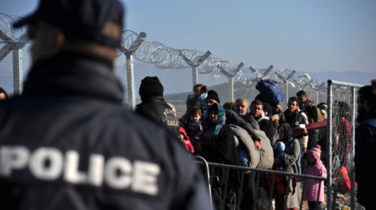 Οι αστυνομικοί στην Κρήτη δεν επαρκούν για τη φιλοξενία προσφύγων - Φωτογραφία 1