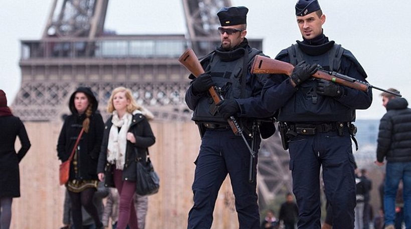 Σχεδόν ένα δισ. ευρώ έχασε το Παρίσι μετά τα τρομοκρατικά χτυπήματα - Φωτογραφία 1
