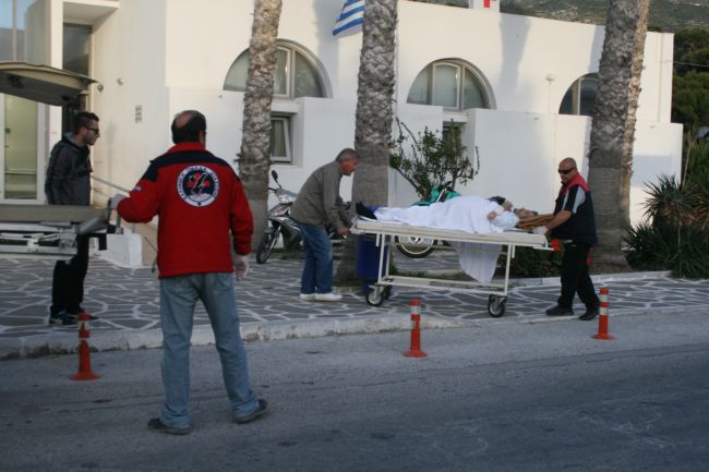 Τέσσερα χρόνια διακομιδές ασθενών από τους εθελοντές της Ελληνικής Ομάδας Διάσωσης Κυκλάδων - Φωτογραφία 1