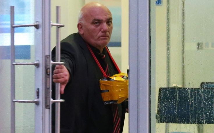 Παραδόθηκε ο άντρας που κρατούσε ομήρους σε τράπεζα της Μόσχας - Φωτογραφία 1