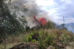 Πυρκαγιά απείλησε σπίτια στον Πετεινό Ξάνθης – Κινητοποιήθηκαν κάτοικοι και Πυροσβεστική