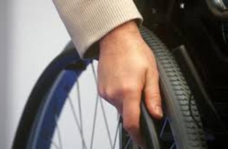 Το αναπηρικό αμαξίδιο των 200 ευρώ που προσφέρεται μέσω των δράσεων ποδηλατικών διαδρομών ή συλλογής πλαστικών πωμάτων δεν εξασφαλίζει την αυτονομία του χρήστη του - Φωτογραφία 1
