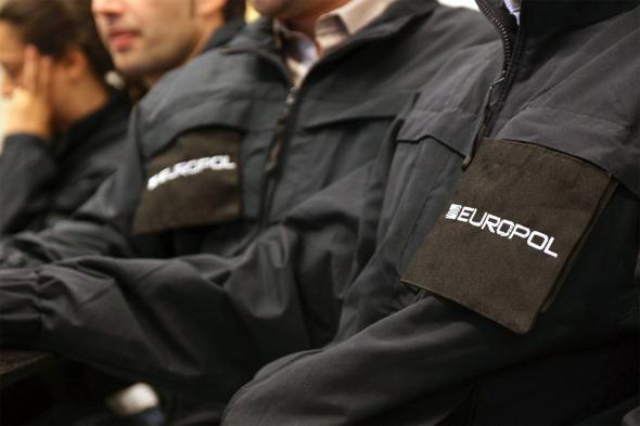 Βρετανικός Τύπος: Στελέχη της Europol στην Ελλάδα για τον εντοπισμό τζιχαντιστών - Φωτογραφία 1