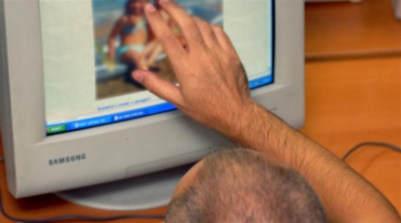 Χειροπέδες σε 48χρονο για πορνογραφία ανηλίκων κατ’ εξακολούθηση, μέσω διαδικτύου - Φωτογραφία 1