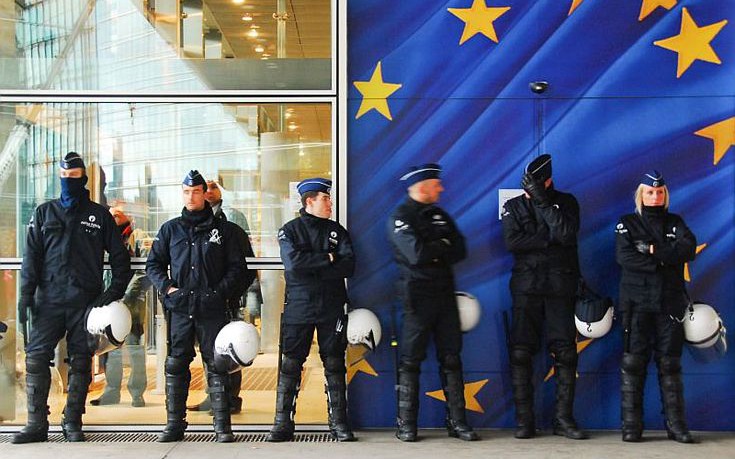 200 αξιωματικοί της Europol στην Ελλάδα για να εντοπίσουν τζιχαντιστές - Φόβοι για νέες τρομοκρατικές επιθέσεις - Φωτογραφία 1