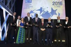 Ο ΦΑΣΟΥΛΑΣ ΚΑΙ Η... ΛΑΜΠΕΡΗ ΒΡΑΔΙΑ ΤΟΥ Hall of Fame ΤΗΣ FIBA! (PHOTOS)