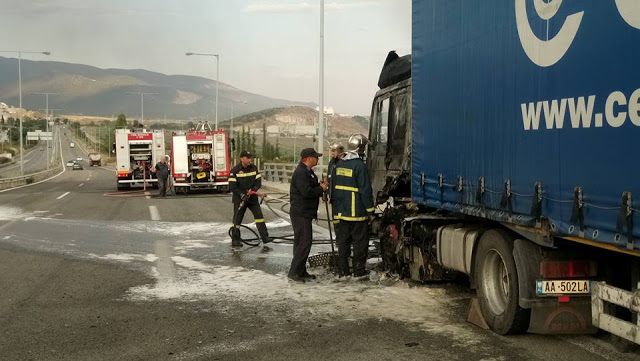 Στις φλόγες νταλίκα στην Εγνατία Οδό Ξάνθης Καβάλας - Συναγερμός στην Πυροσβεστική - Φωτογραφία 5