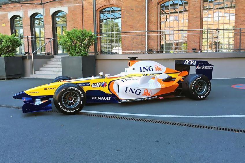 H Renault R27 του Fernando Alonso μόνο με 75.000! - Φωτογραφία 1