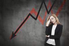 Γιατί μειώνεται ο αριθμός των εργαζομένων στις ασφαλιστικές εταιρείες;