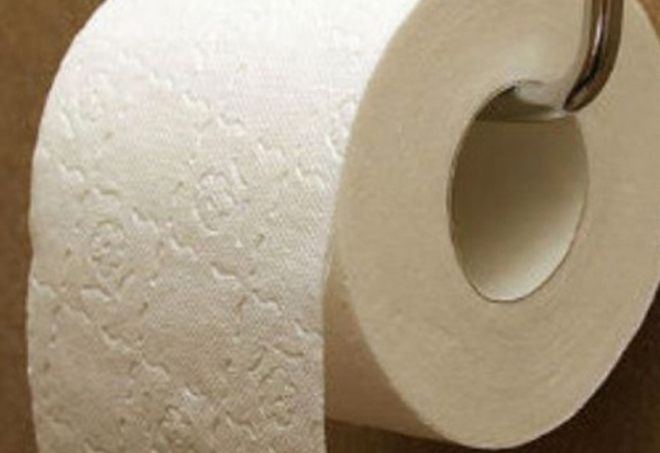 ΑΙΜΑ στο χαρτί της τουαλέτας: ΠΡΕΠΕΙ να ανησυχήσουμε; - Φωτογραφία 1