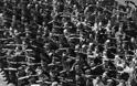 ΑΥΤΗ είναι η ΤΡΑΓΙΚΗ ιστορία του ΜΟΝΑΔΙΚΟΥ στρατιώτη που δεν χαιρέτησε τον Χίτλερ... [photos] - Φωτογραφία 2