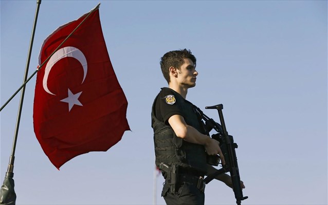 Νέες αποτάξεις εκατοντάδων στρατιωτικών στην Τουρκία - Φωτογραφία 1
