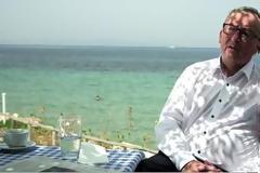 Ο Γιούνκερ σε ελληνική ταβέρνα: «Χαίρομαι που οι τιμές είναι ακόμα σε ευρώ» [photos]