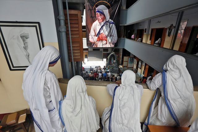 Η Μητέρα Τερέζα έγινε Αγία! Εντυπωσιακές εικόνες από το Βατικανό - Φωτογραφία 3