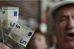 Σε κλοιό συνταξιούχων το υπ.Εργασίας- Διαμαρτύρονται για τις συντάξεις πείνας