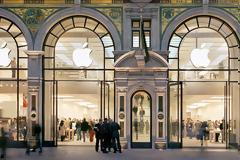 Το Brexit χτύπησε και το iPhone και τώρα οι Βρετανοί τρέχουν να το βρούν φθηνότερα