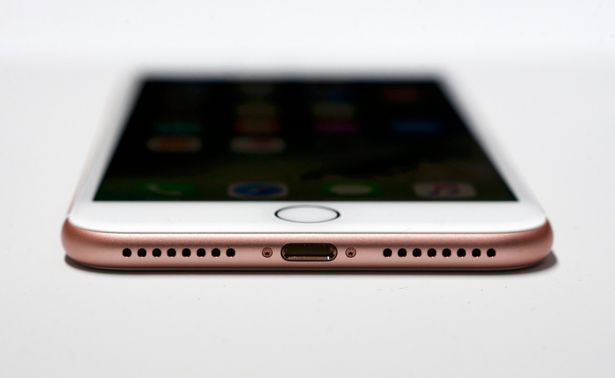 Για αυτό η Apple πήρε την απόφαση να εγκαταλείψει το βύσμα των ακουστικών στο iphone 7 - Φωτογραφία 1