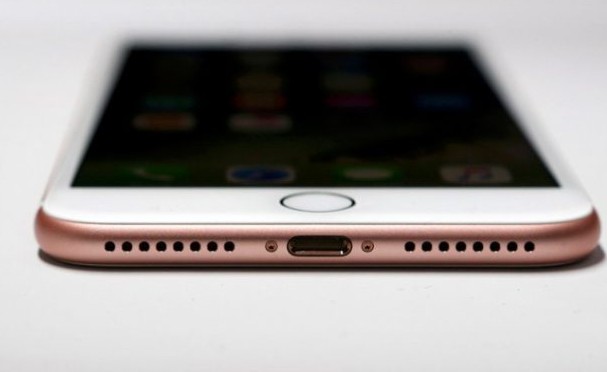 Αυτός είναι ο λόγος που η Apple αφαίρεσε την υποδοχή ακουστικών στο iPhone 7 - Φωτογραφία 1