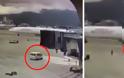 Βανάκι «καρφώθηκε» σε αεροπλάνο στο αεροδρόμιο του Χονγκ Κονγκ - Φωτογραφία 1