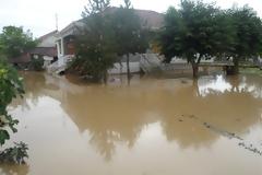 Σοκάρουν οι εικόνες από τα πλημμυρισμένα σπίτια των Τρικάλων