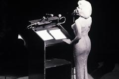 Πόσο θα δημοπρατηθεί το φόρεμα που φόρεσε η Marylin όταν τραγούδησε το «Happy Birthday Mr President»;;;