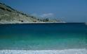 «Σε αυτό το νησί κολυμπάτε μέχρι τα Χριστούγεννα»! Δείτε ποιον ελληνικό προορισμό προτείνει ο Guardian για φθινοπωρινή απόδραση! - Φωτογραφία 1
