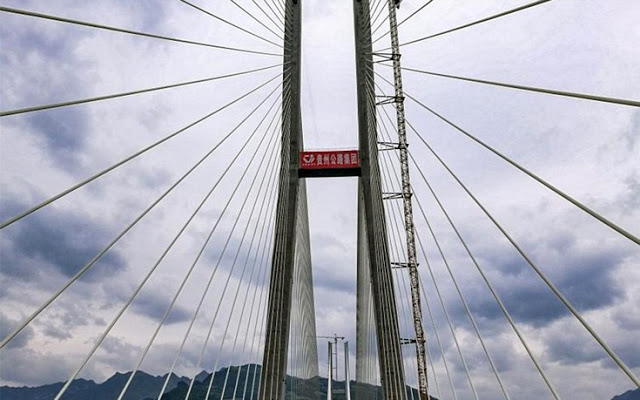 Ολοκληρώθηκε στην Κίνα η «ψηλότερη γέφυρα στον κόσμο» [photos] - Φωτογραφία 3