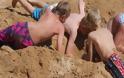 Έπαιζαν στην Παραλία και έθαψαν για πλάκα τον Φίλο τους μέσα στην Άμμο. Δεν ήξεραν όμως ότι αυτό θα είχε τραγική κατάληξη...