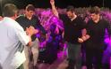 Ο Μ. Κονταρός χορεύει για πρώτη φορά μετά από χρόνια και συγκινεί! [photos+video]