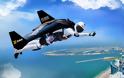 O Jetman από το Dubai προσγειώνεται στις 4 το μεσημέρι στη Τανάγρα στο Athens Flying Week