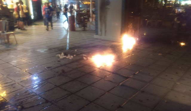 Μολότοφ και δακρυγόνα στην πορεία στο κέντρο της Θεσσαλονίκης [photos] - Φωτογραφία 6