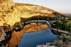 5 λόγοι για να κάνεις την τελευταία ζεστή βουτιά του Σεπτεμβρίου στη λίμνη Βουλιαγμένης