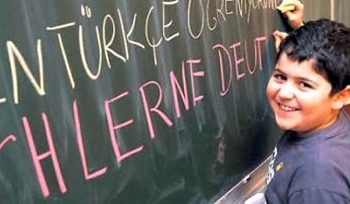 H Γαλλία διώκει την τουρκική γλώσσα από τα σχολεία – Πρόβλημα και με τα ονόματα - Φωτογραφία 1