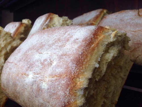 Αυτό είναι το ψωμί μύθος που φτιάχνει μόνο ένας φούρνος κάθε πρωί στην Αθήνα - Φωτογραφία 3
