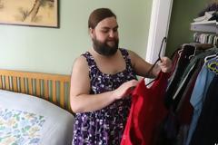 ΑΥΤΗ είναι η νέα Conchita! Μεγαλώνει γένια για 26 χρόνια και δηλώνει... σέξι!
