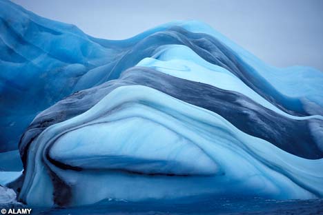 Τα... ριγέ παγόβουνα της Ανταρκτικής που εντυπωσιάζουν! - Φωτογραφία 1