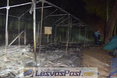 Νύχτα “κόλασης” στην Μόρια - Κάηκε το μισό hot spot - Μετανάστες διέφυγαν στην Μυτιλήνη [video] - Φωτογραφία 2