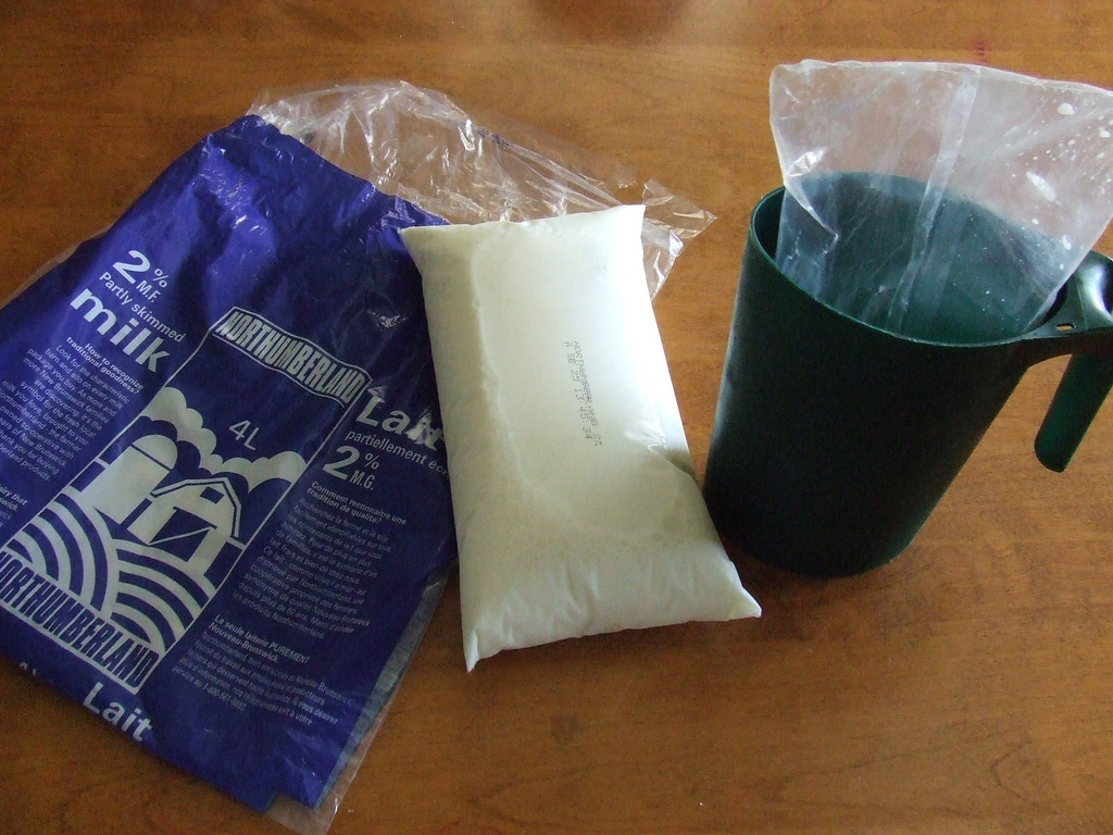 Γιατί στον Καναδά το γάλα μπαίνει σε σακούλα και ποτέ σε χάρτινο ή πλαστικό μπουκάλι; - Φωτογραφία 3