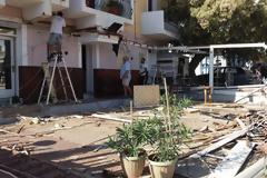 Αγνώριστη η ανατολική παραλιακή της Παλαιόχωρας -Ξήλωσαν όλες τις πέργκολες