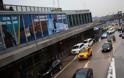 ΚΟΚΚΙΝΟΣ συναγερμός στη Νέα Υόρκη - Εκκενώθηκε χώρος του αεροδρομίου Λα Γκούρντια