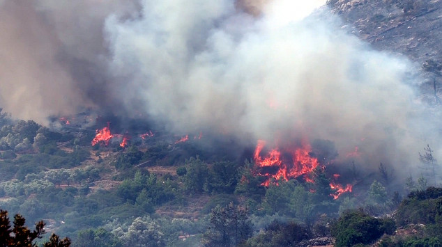Χίος: Λύνεται το μυστήριο της μεγάλης φωτιάς που κατέκαψε το νησί - Φωτογραφία 1