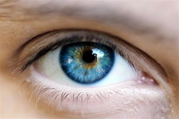 Ποια συμπτώματα που εμφανίζονται στα μάτια προειδοποιούν για ασθένειες - Φωτογραφία 1