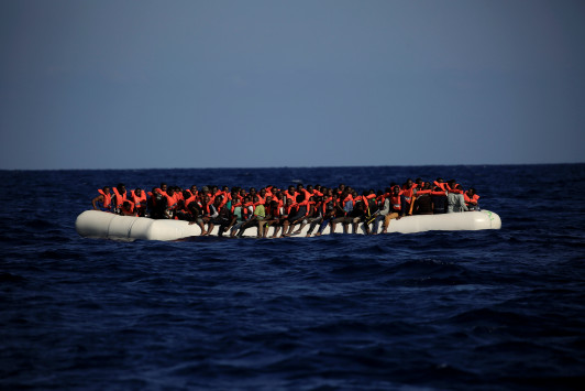 Τραγωδία ΔΊΧΩΣ ΤΕΛΟΣ: Πάνω από 3.500 πρόσφυγες έχασαν φέτος τη ζωή τους στη Μεσόγειο - Φωτογραφία 1