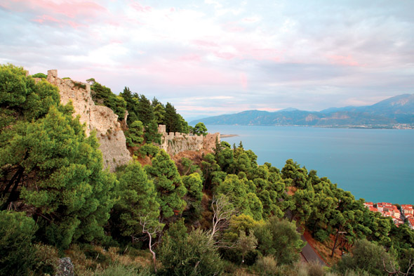 O παράδεισος βρίσκεται 216 χλμ. μακριά! Η καλλονή της Πελοποννήσου φορά τα φθινοπωρινά της και μας περιμένει να τη γνωρίσουμε από κοντά! - Φωτογραφία 4