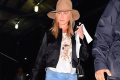 Jennifer Aniston: Αγέλαστη στην πρώτη δημόσια εμφάνιση μετά τον χωρισμό Jolie-Pitt